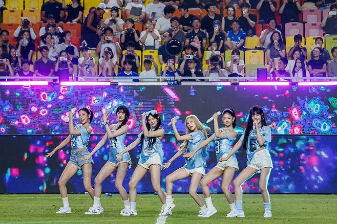 IVE kickoff outfit controversyperformance' 'idols' 'audience' 'stage.