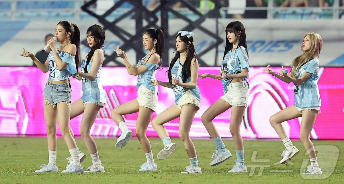 IVE kickoff outfit controversy' '' 'pop' 'performance' 'uniform' 'synchronized.