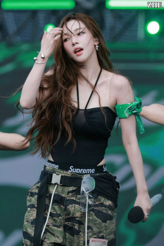 WATERBOMB K-pop festivalfemale' 'microphone' 'camouflage' '' 'upreme.