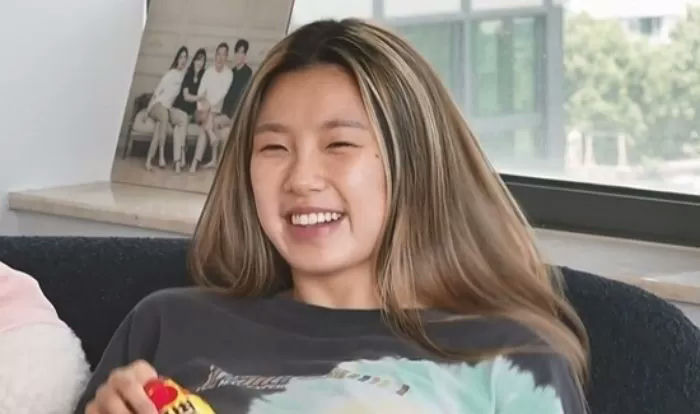 Leejung I Live Alone appearancesmiling' 'woman' 'indoor' 'casual.