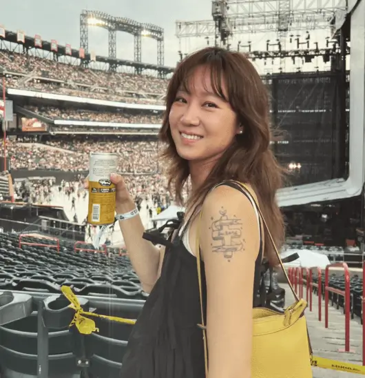 Gong Hyo Jin Rosé New Yorkwoman' 'smiling' 'concert' 'tattoo' 'beer' '' '.