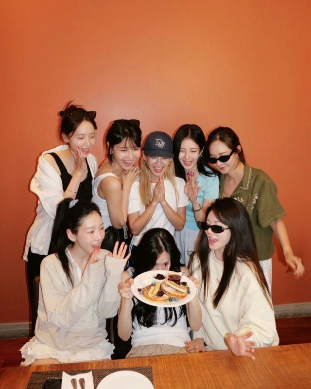 Girls' Generation reunionpeople' 'group' 'pancakes' 'orange' 'sunglasses.