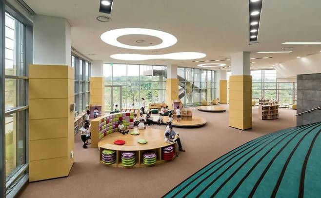 Youngseo Branksome Hall Asiapeople' 'library' 'reading' 'learning' 'day.