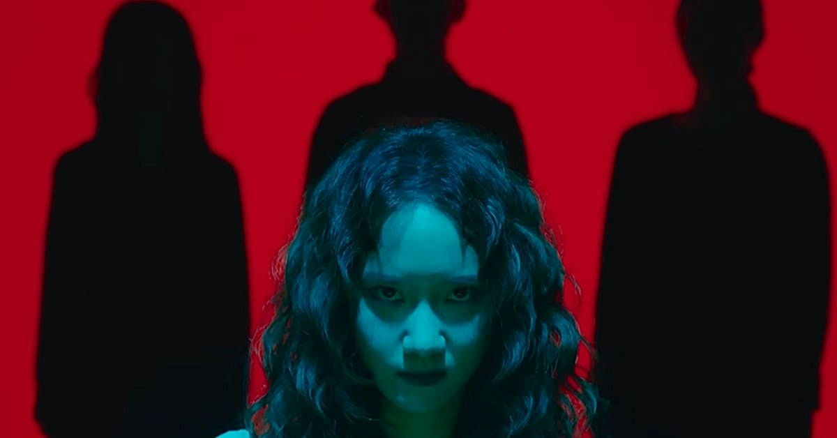 YoonA Pretty Crazy' '' 'eerie' 'redbackground' 'shadows' 'ominous.