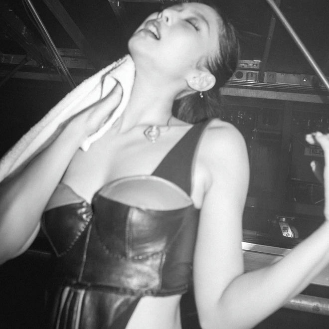 Jennie Instagram photo deletedperson' 'sweat' 'leather' 'towel' 'necklace.