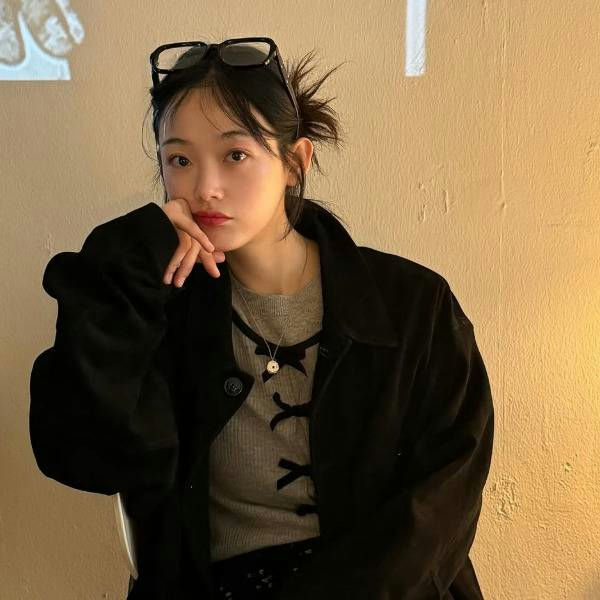 Lee Yoo-mi success storypeople' '' '' 'portrait' 'indoor' 'jacket' 'glasses.