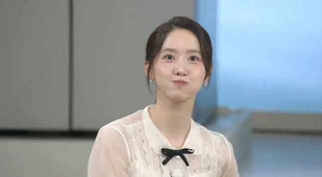 YoonA eating habitspeople' 'woman' 'puffed' 'cheeks' 'blouse' 'earrings.
