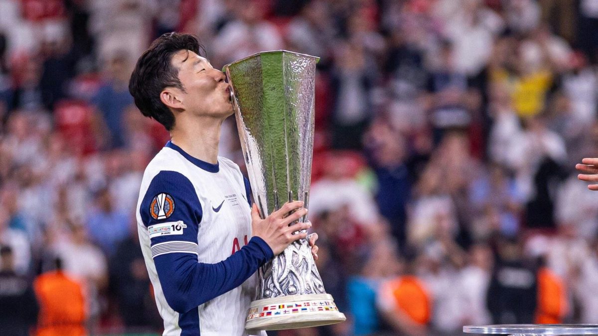 Son Heung-min leaves Tottenhamperson' '' 'on' '' 'eung' 'min' 'trophy' 'football' 'win.