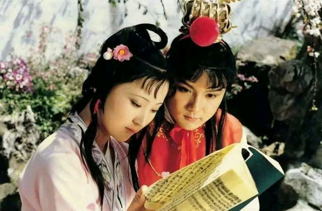 highest-rated Chinese dramas of all timepeople' 'reading' 'hair' 'ornaments' 'red' 'flower.