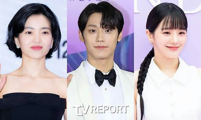 trusted Korean actorspeople' '' '' 'awards' 'formal' 'wear' 'smiling' 'portrait.