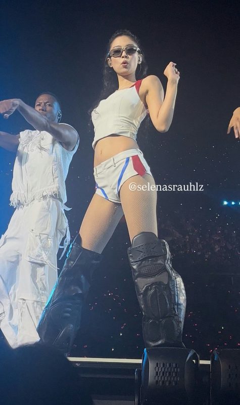 Jennie Handlebars performance Parispeople' 'dancing' 'stage' 'sunglasses' 'boots' 'fishnet.