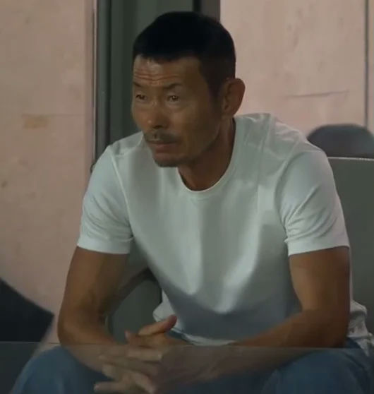 Son Heung-min Tottenham farewellperson' 'man' 't' 'shirt' 'sitting' 'hands.