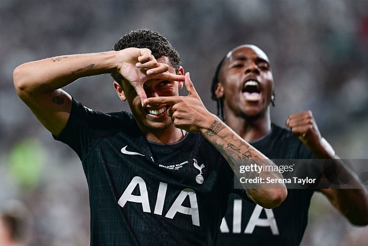 Johnson recreates Son Heung Min's familiar celebration