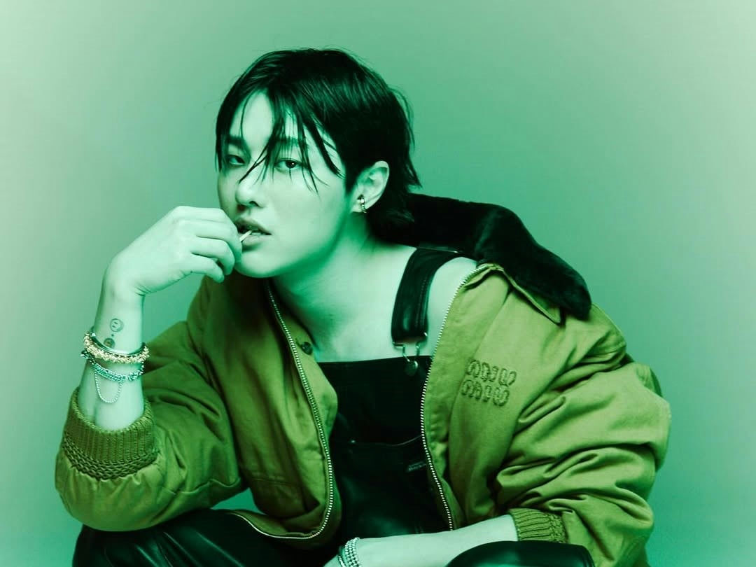 K-pop global strategy backlashperson' '' 'sian' 'earring' 'bracelet' 'jacket.