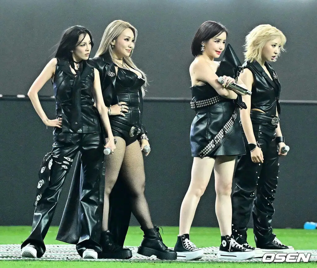 2ne1 halftime performance seoul