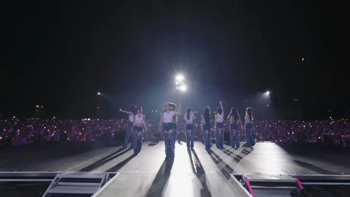 TWICE Lollapalooza 2025 vocalspeople' 'group' 'stage' 'crowd' 'performance' '' '.