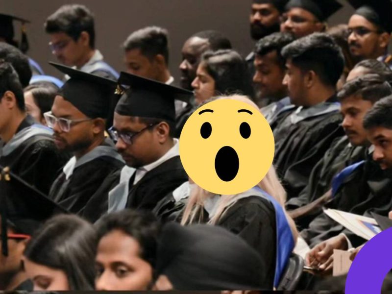 viral graduation photo Chinese student