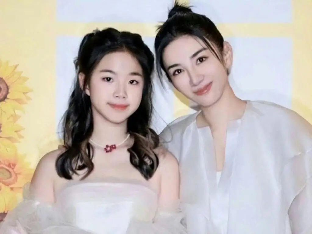 huang yi daughter sm entertainment