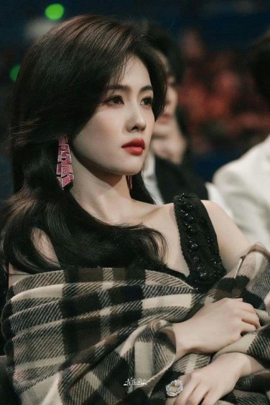 Bai Lu Files Lawsuit Over Wang Hongjun Rumors and Jiangsu Wentou Allegations