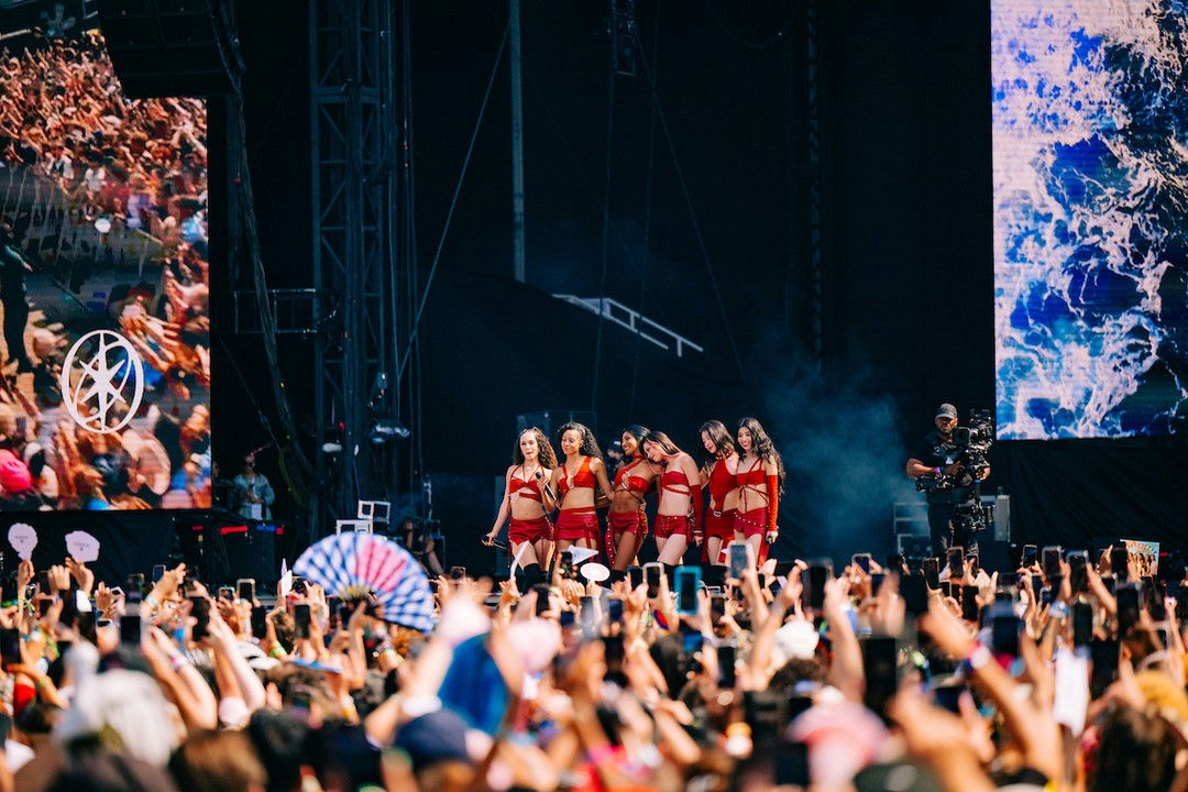 KATSEYE Lollapalooza 2025people' 'stage' 'music' 'concert' 'performance.