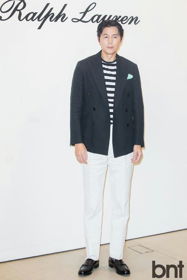 Jung Woo-sung wealthy girlfriendman' 'suit' 'striped' 'white' 'pants' 'black' 'shoes.