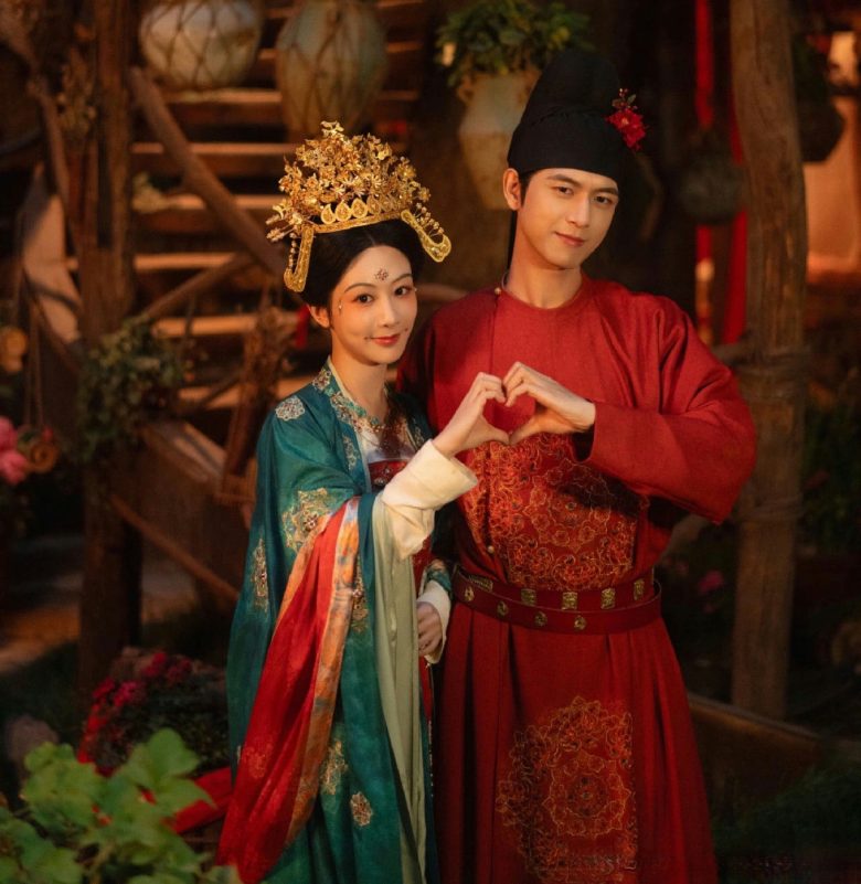 Chinese historical drama costume designpeople' 'couple' '' 'anfu' 'heart' 'smile.
