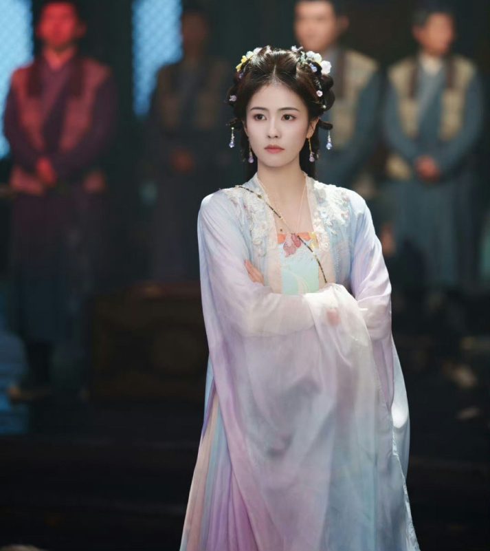Chinese historical drama costume designpeople' '' 'sian' 'traditionalclothing' 'flowers' 'serious' '.