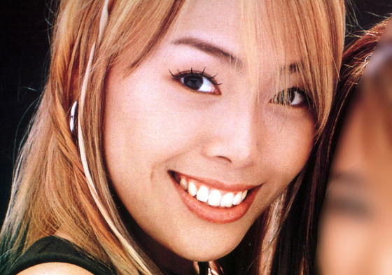 Lee Min deathpeople' 'woman' 'smile' 'blonde' 'earring.