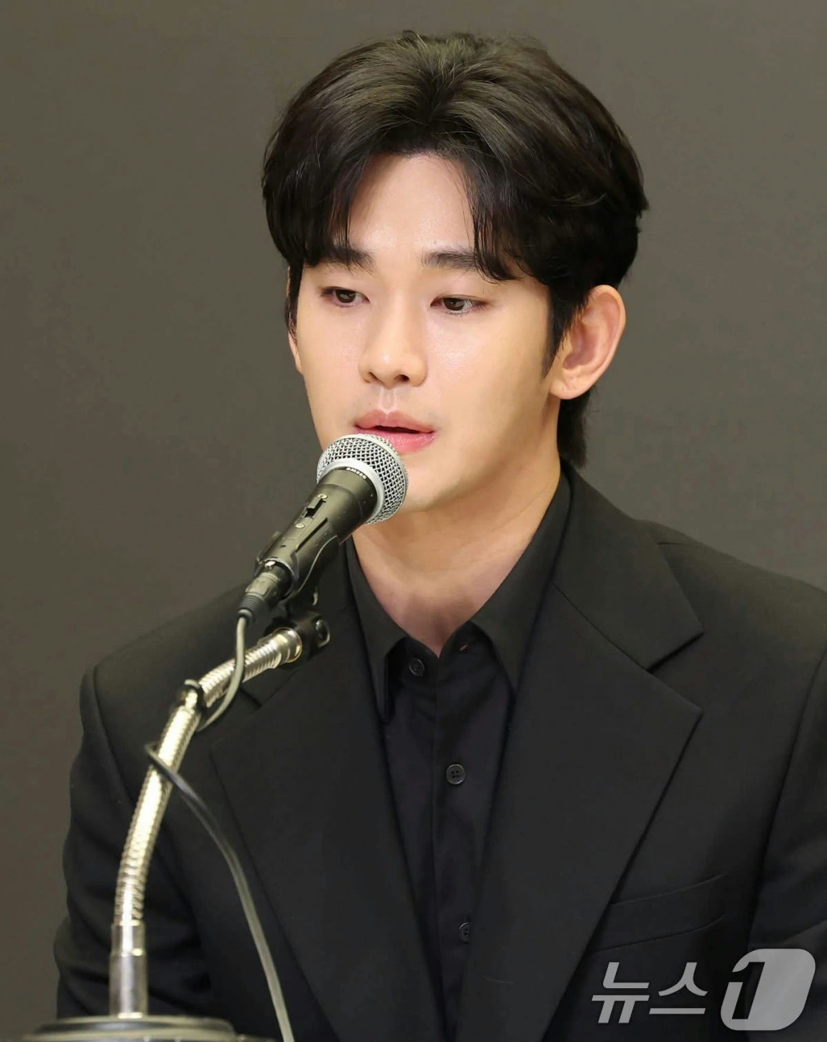 My Love from the Star 14.5 billion viewsperson' 'microphone' 'suit' 'speaking' 'formal.