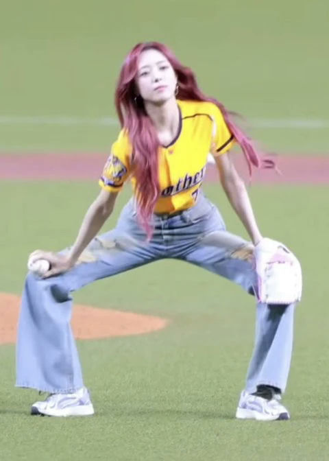 Yuna ITZY body controversypeople' '' 'oman' '' 'aseball' '' 'love' '' 'eans' '' 'ield.