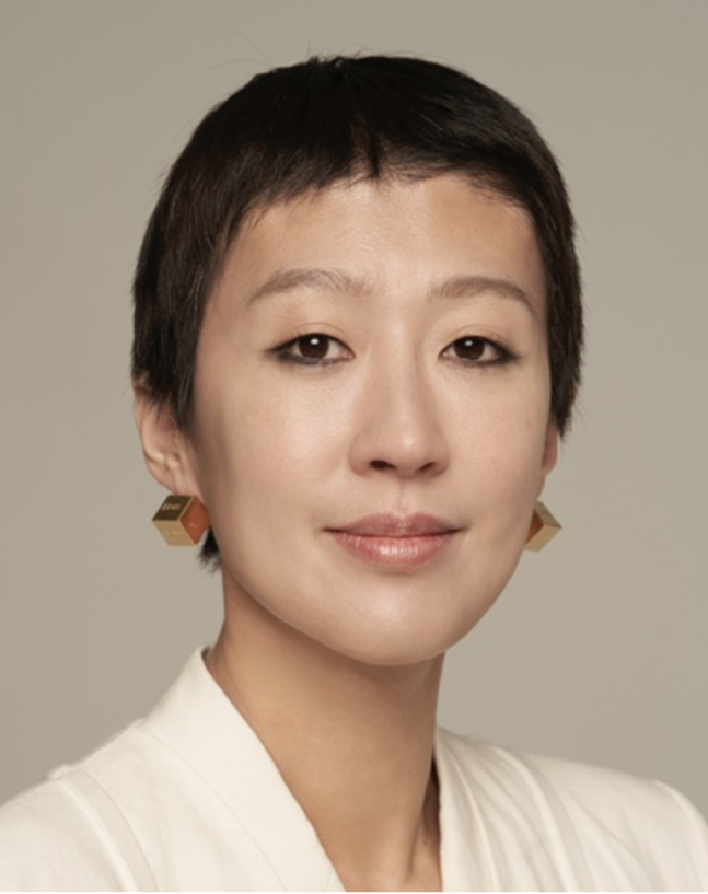 Hong Jin-kyung divorceperson' '' 'sian' 'earrings' 'short' 'hair' 'portrait.