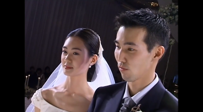 Lee Yo-won marriage and childrenpeople' 'two' 'wedding' 'veil' 'suit' '' '.
