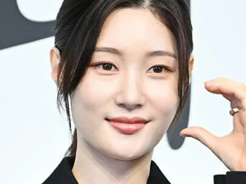 jung chaeyeon esquire acting criticism