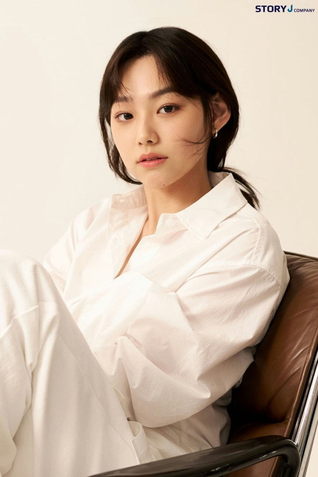 Kang Mina contract renewalpeople' 'female' 'portrait' 'chair' 'shirt.