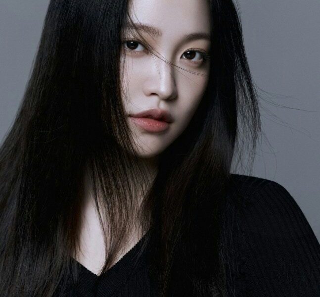 Red Velvet Yeri SM Entertainment departurepeople' 'woman' 'portrait' 'hair' 'v' 'neck.