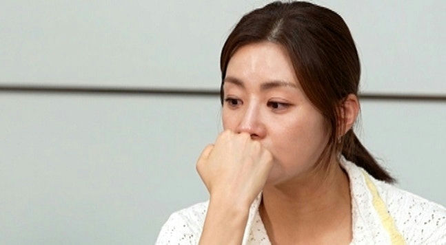 Kang So-ra I'm Sunny Thank You emotional momentpeople' 'woman' 'pensive' 'worried' 'indoors.