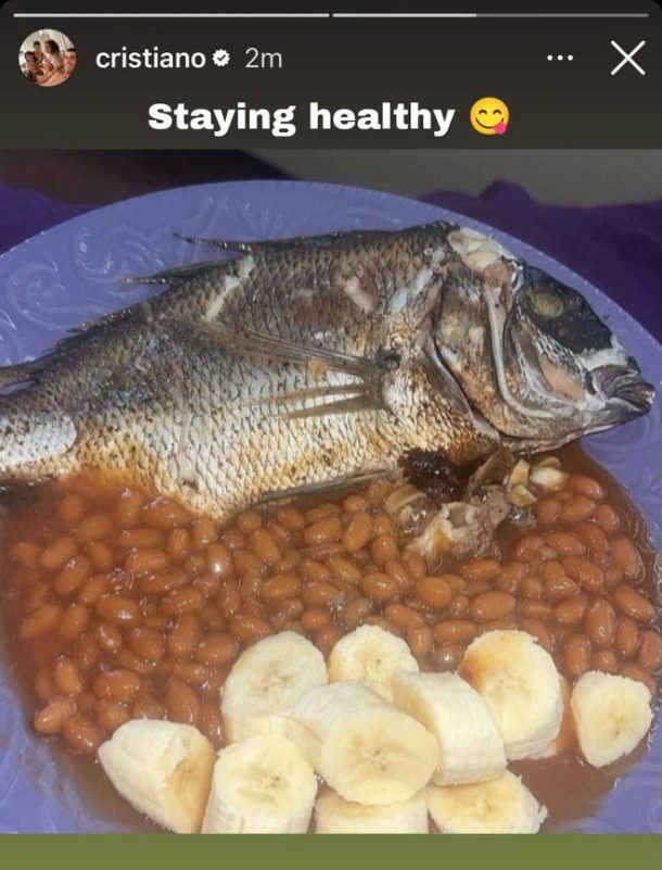 Cristiano Ronaldo healthy dietperson' 'fish' 'beans' 'banana' 'plate.