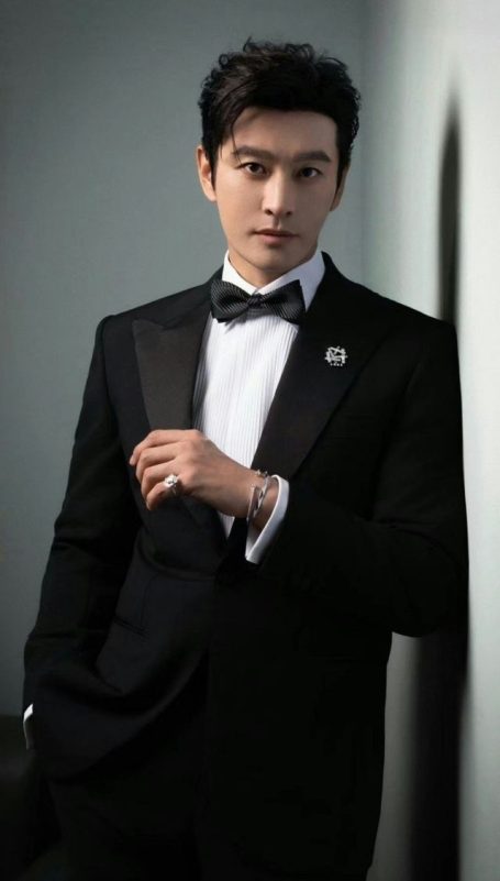 Huang Xiaoming Ye Ke extortion rumorsperson' 'tuxedo' 'bow' 'tie' 'jewelry' 'formal.