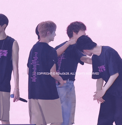 Ex-RIIZE Seunghan Ignored by Seniors at SMTown Concert