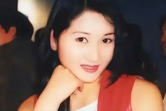 Zhang Yu scandalpeople' 'woman' 'portrait' 'red_top' 'smile.