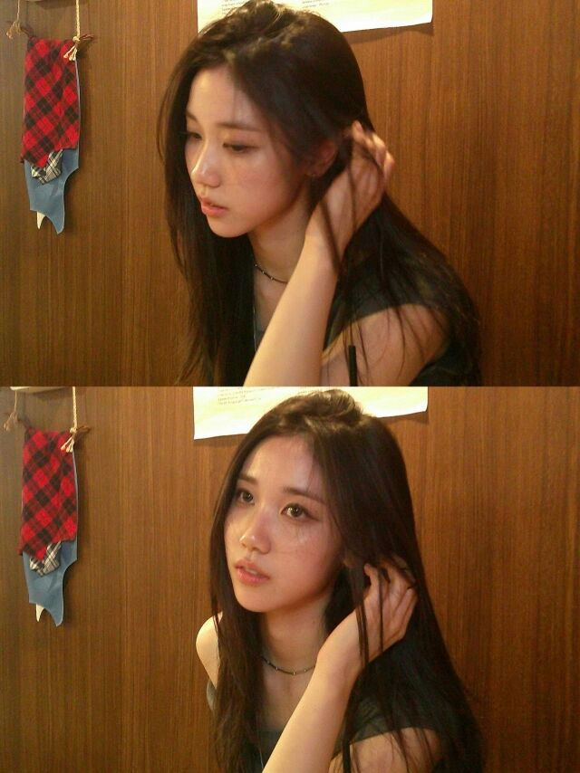 Lee Re mature beautyperson' '' 'sian' 'indoor' 'hair' 'necklace.