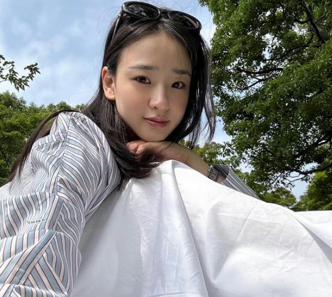 Son Yeon Jae channel restoredwoman' 'portrait' 'outdoors' 'sunglasses' 'shirt.