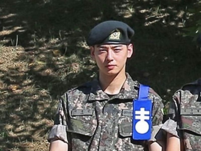 Cha Eun-woo military trainingpeople' 'soldier' 'camouflage' 'beret' 'blue' 'mark.