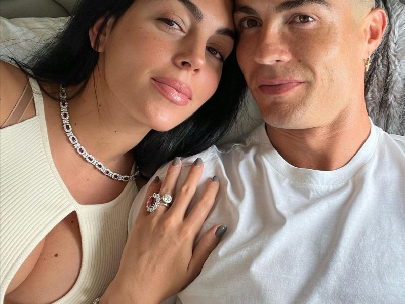Cristiano Ronaldo Georgina Rodríguez love story' '' '' 'ouple' '' 'elfie' '' 'ewelry' '' 'osing.