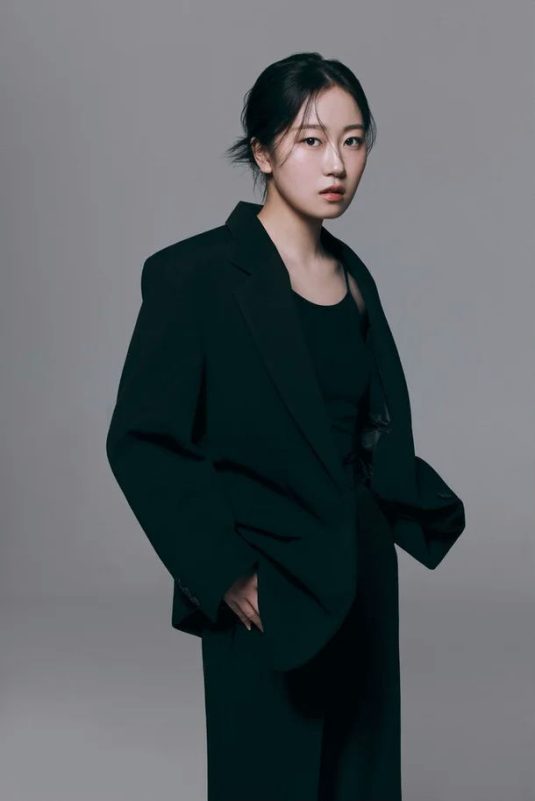 Kim Hwan Hee new profile photos woman' 'formal' 'blazer' 'serious' 'professional.