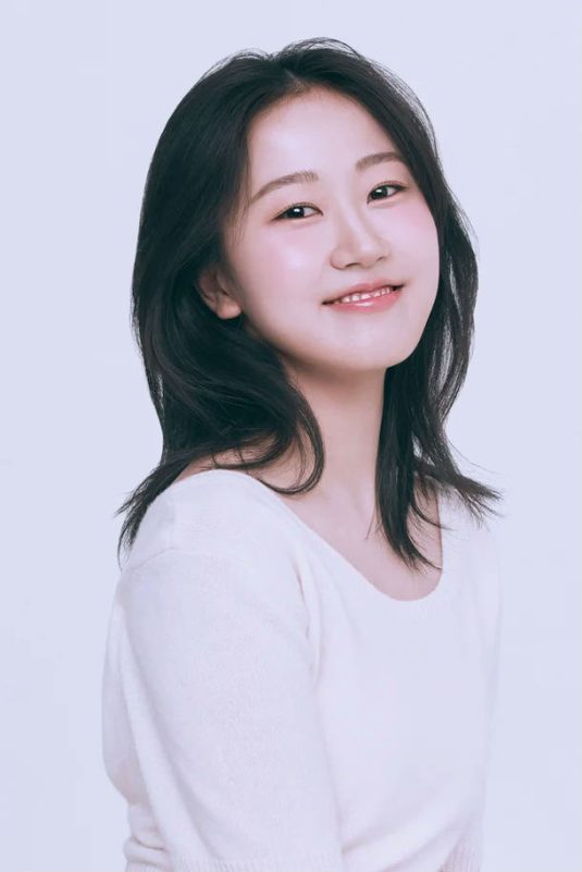 Kim Hwan Hee new profile photos woman' 'portrait' 'smiling' 'sweater' 'black' 'hair.