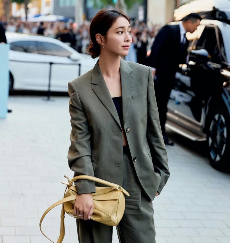 Goo Hye-sun Lee Min-jung Ahn Jae-hyun dramaperson' 'stylish' 'business' 'blazer' 'purse.