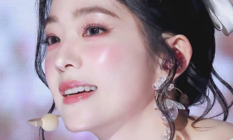 Irene aegyo criticismperson' '' 'rene' 'bow' 'earring' 'lace.