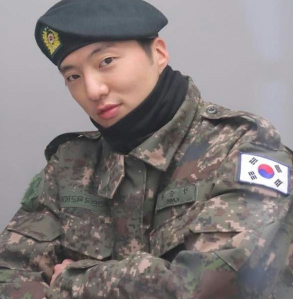 Kang Seung-yoon Liberation Day flag traditionperson' 'military' 'beret' 'camouflage' '' 'orean' 'flag.
