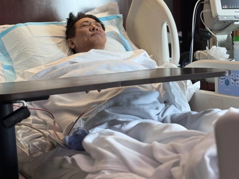 Jet Li hospitalized' 'ospital' 'patient' 'bed' 'medicalequipment.